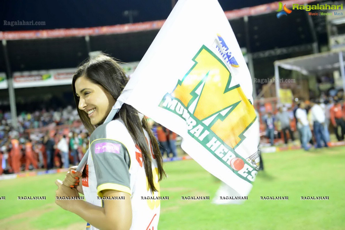 CCL 3: Telugu Warriors and Mumbai Heroes Team at LB Stadium, Hyderabad