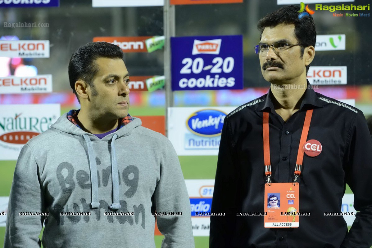 CCL 3: Telugu Warriors and Mumbai Heroes Team at LB Stadium, Hyderabad