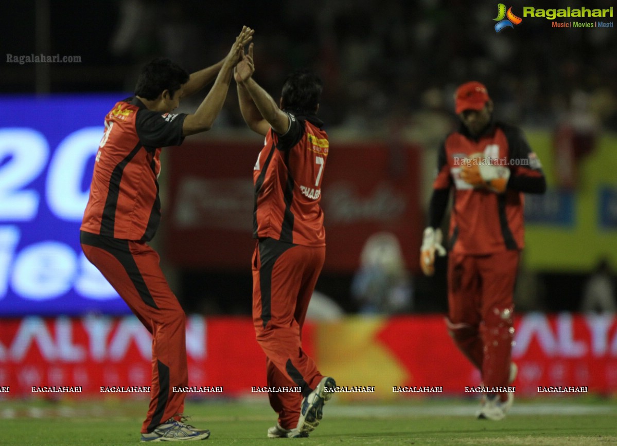 CCL 3: Telugu Warriors and Mumbai Heroes Team at LB Stadium, Hyderabad