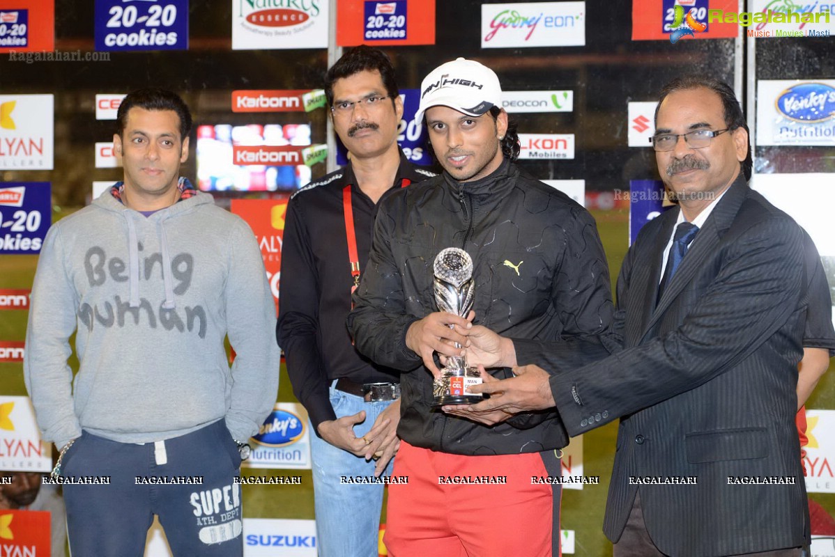 CCL 3: Telugu Warriors and Mumbai Heroes Team at LB Stadium, Hyderabad