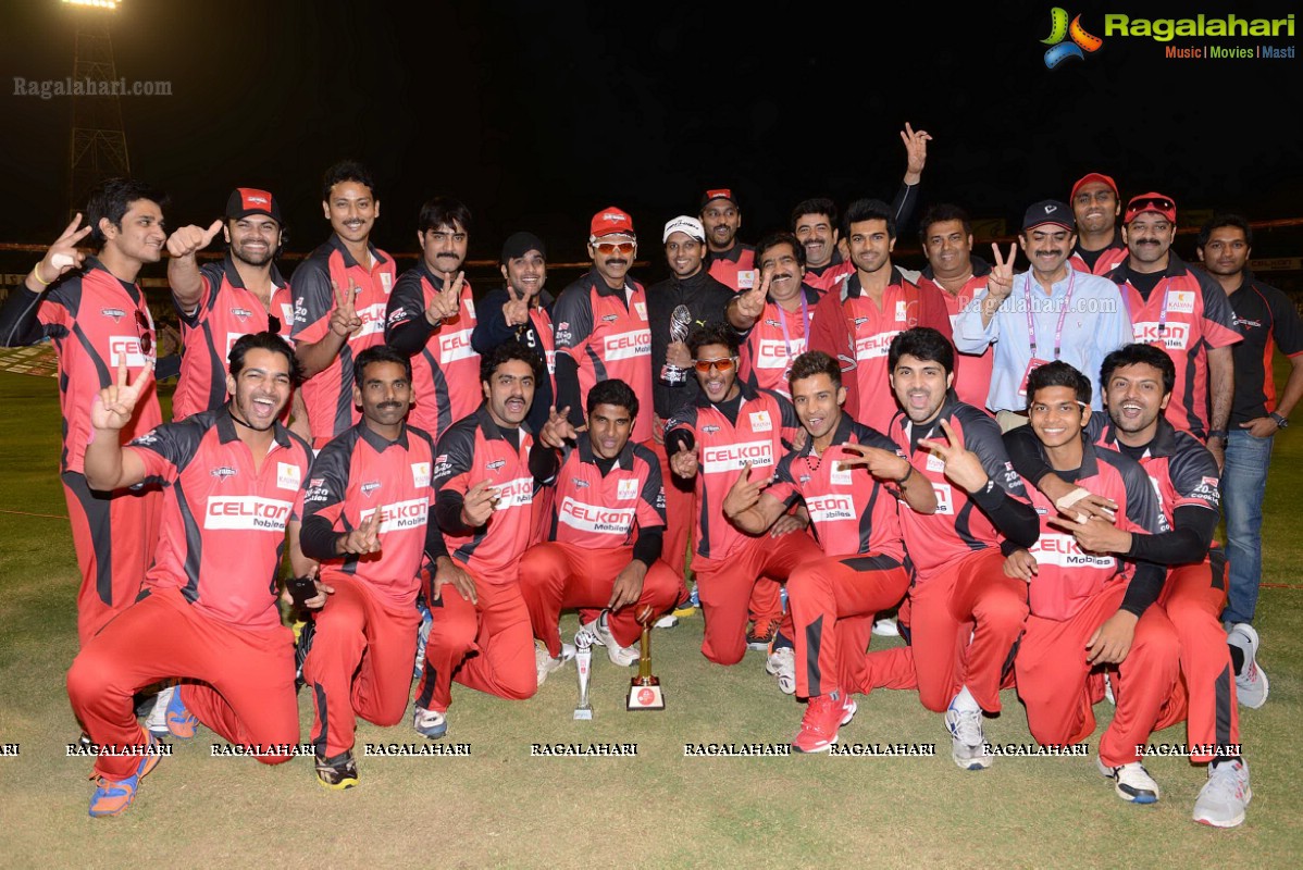 CCL 3: Telugu Warriors and Mumbai Heroes Team at LB Stadium, Hyderabad