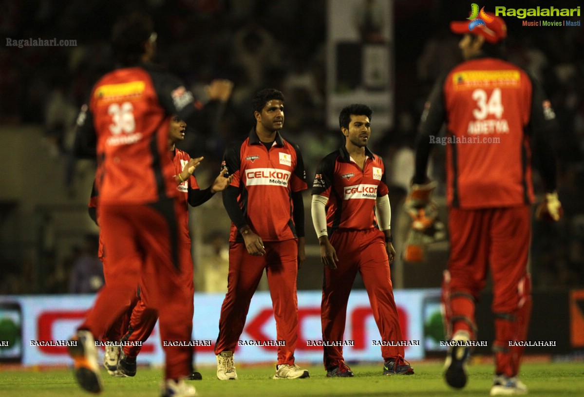 CCL 3: Telugu Warriors and Mumbai Heroes Team at LB Stadium, Hyderabad