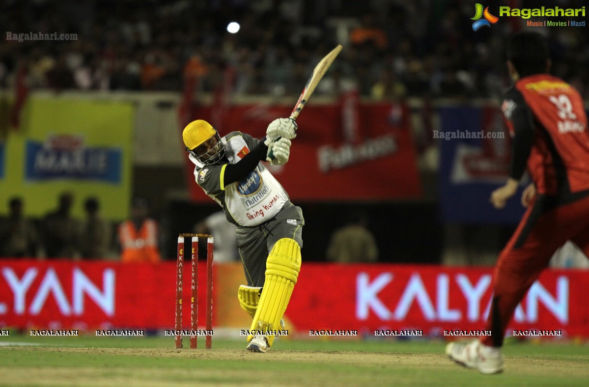 CCL 3: Telugu Warriors and Mumbai Heroes Team at LB Stadium, Hyderabad