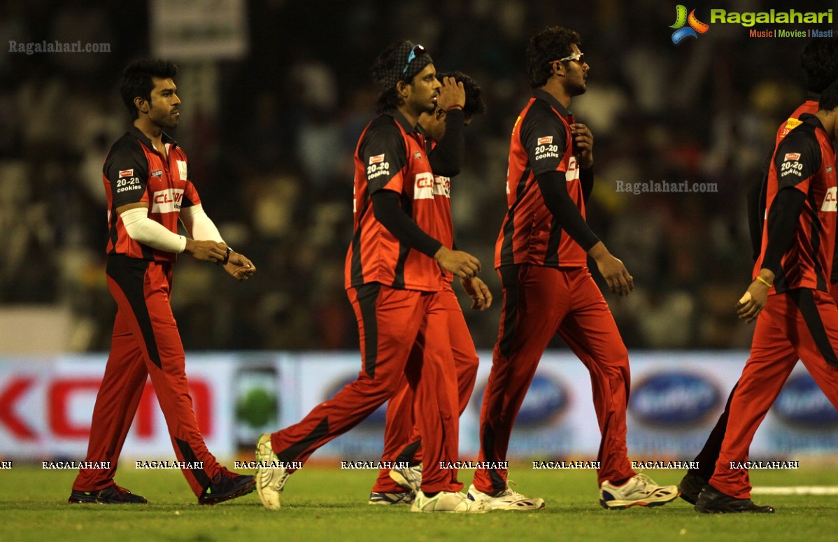 CCL 3: Telugu Warriors and Mumbai Heroes Team at LB Stadium, Hyderabad