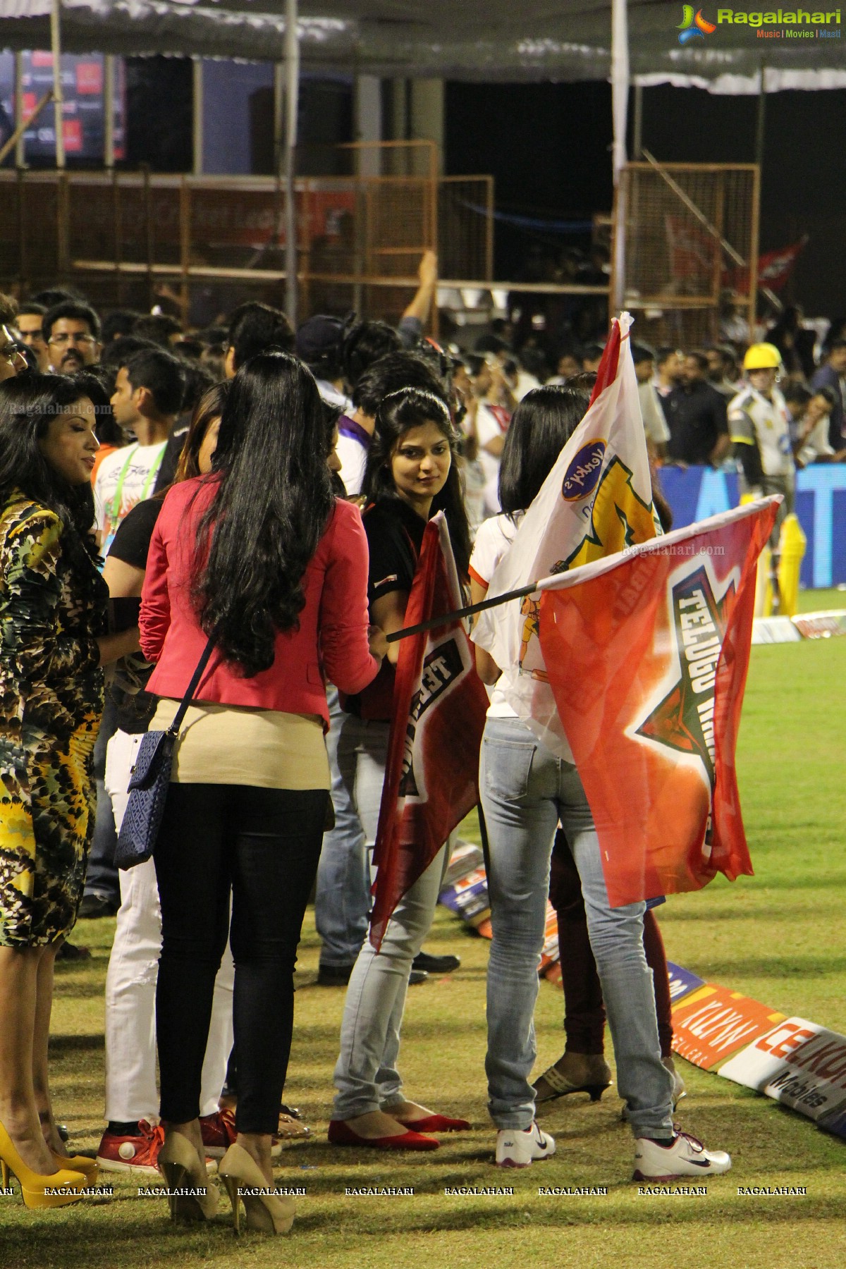 CCL 3: Telugu Warriors Vs Mumbai Heroes Match (Set 2)