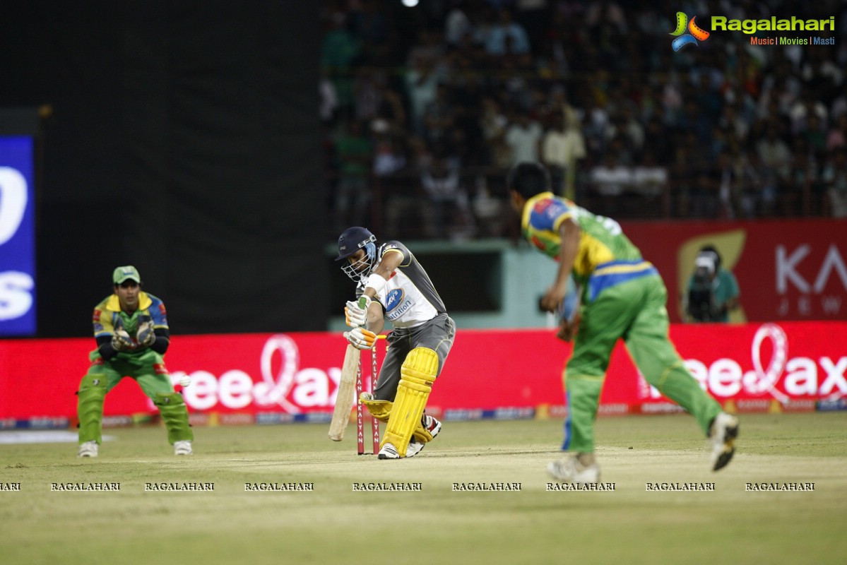 CCL 3 : Kerala Strikers Vs Mumbai Heroes Match