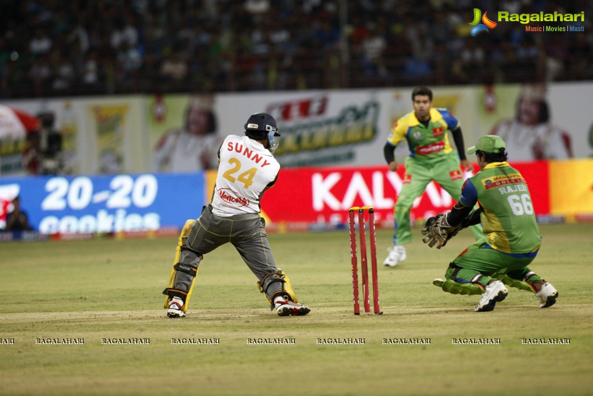 CCL 3 : Kerala Strikers Vs Mumbai Heroes Match