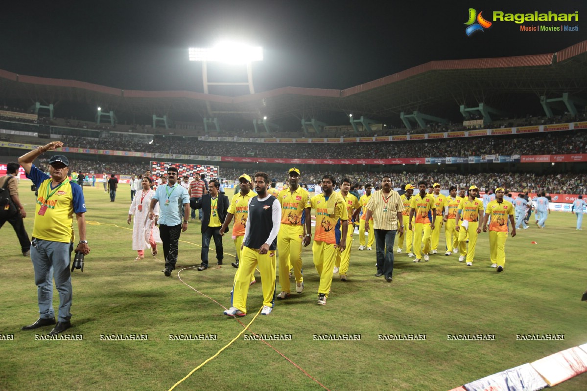 CCL 3 : Kerala Strikers Vs Mumbai Heroes Match