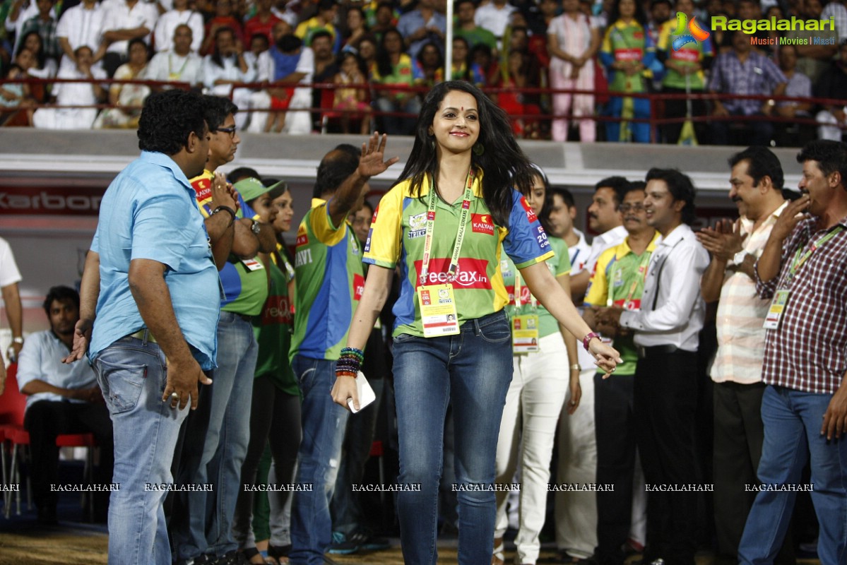 CCL 3 : Kerala Strikers Vs Mumbai Heroes Match