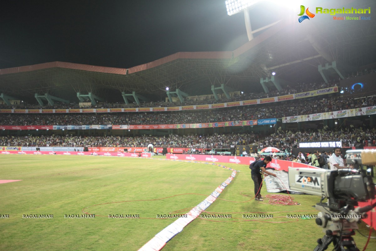 CCL 3 : Kerala Strikers Vs Mumbai Heroes Match