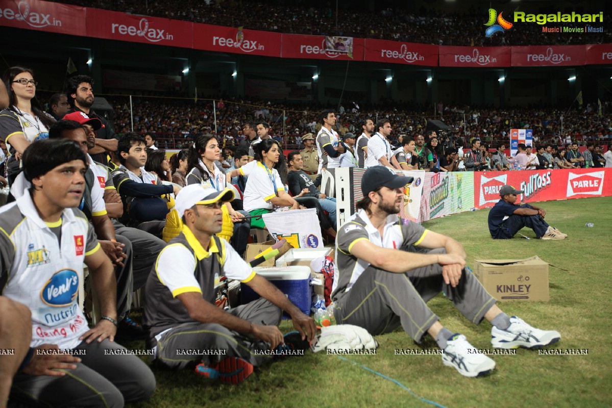 CCL 3 : Kerala Strikers Vs Mumbai Heroes Match