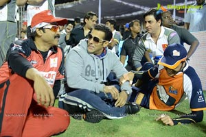 CCL 3 Salman Khan with Venkatesh