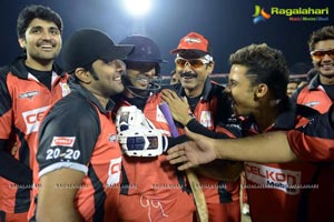 CCL 3 Salman Khan with Venkatesh