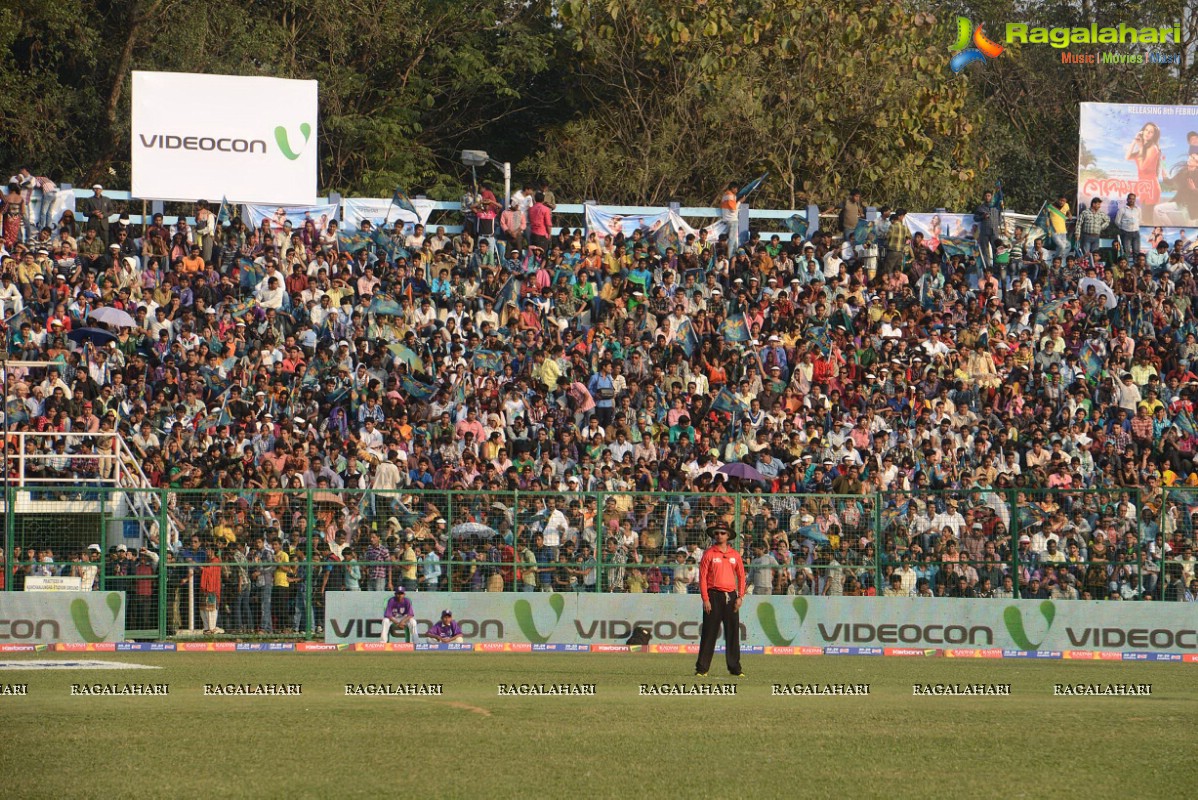 CCL 3: Telugu Warriors Vs Bengal Tigers Match (Set 1)