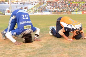 Celebrity Cricket League 2013