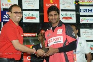 CCL 3: Telugu Warriors Vs Karnataka Bulldozers Match