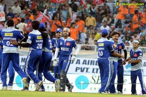 CCL 3: Telugu Warriors Vs Karnataka Bulldozers Match