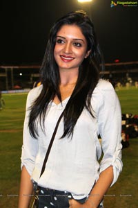 CCL 2013 Telugu Warriors Vs Mumbai Heroes Match Photos