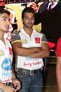 CCL 2013 Telugu Warriors Vs Mumbai Heroes Match Photos