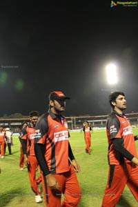 CCL 2013 Telugu Warriors Vs Mumbai Heroes Match Photos