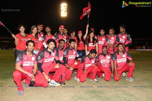 CCL 2013 Telugu Warriors Vs Mumbai Heroes Match Photos