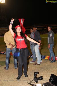 CCL 2013 Telugu Warriors Vs Mumbai Heroes Match Photos