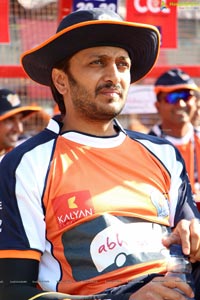 CCL 2013 Telugu Warriors Vs Mumbai Heroes Match Photos