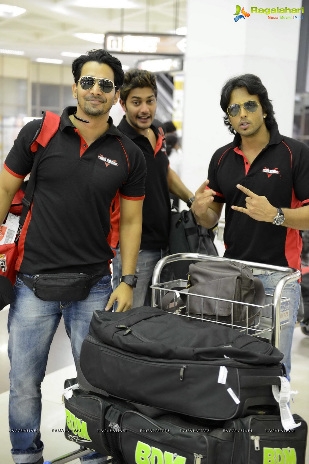 Celebrity Cricket League 3 Telugu Warriors Team Arrival at Kolkata