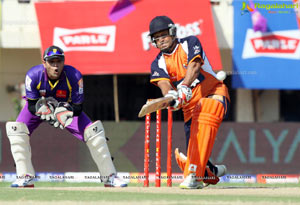 CCL 2013 Veer Marathi Vs Bengal Tigers Match Photos