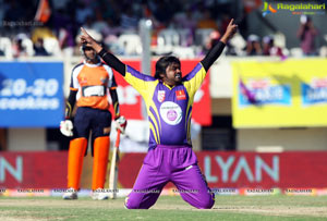 CCL 2013 Veer Marathi Vs Bengal Tigers Match Photos