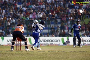 Celebrity Cricket League 2013