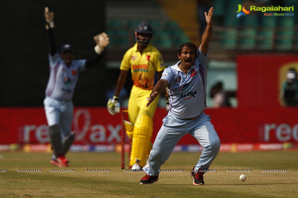 CCL 3 : Chennai Rhinos Vs Bhojpuri Dabangs Match (Set 1)