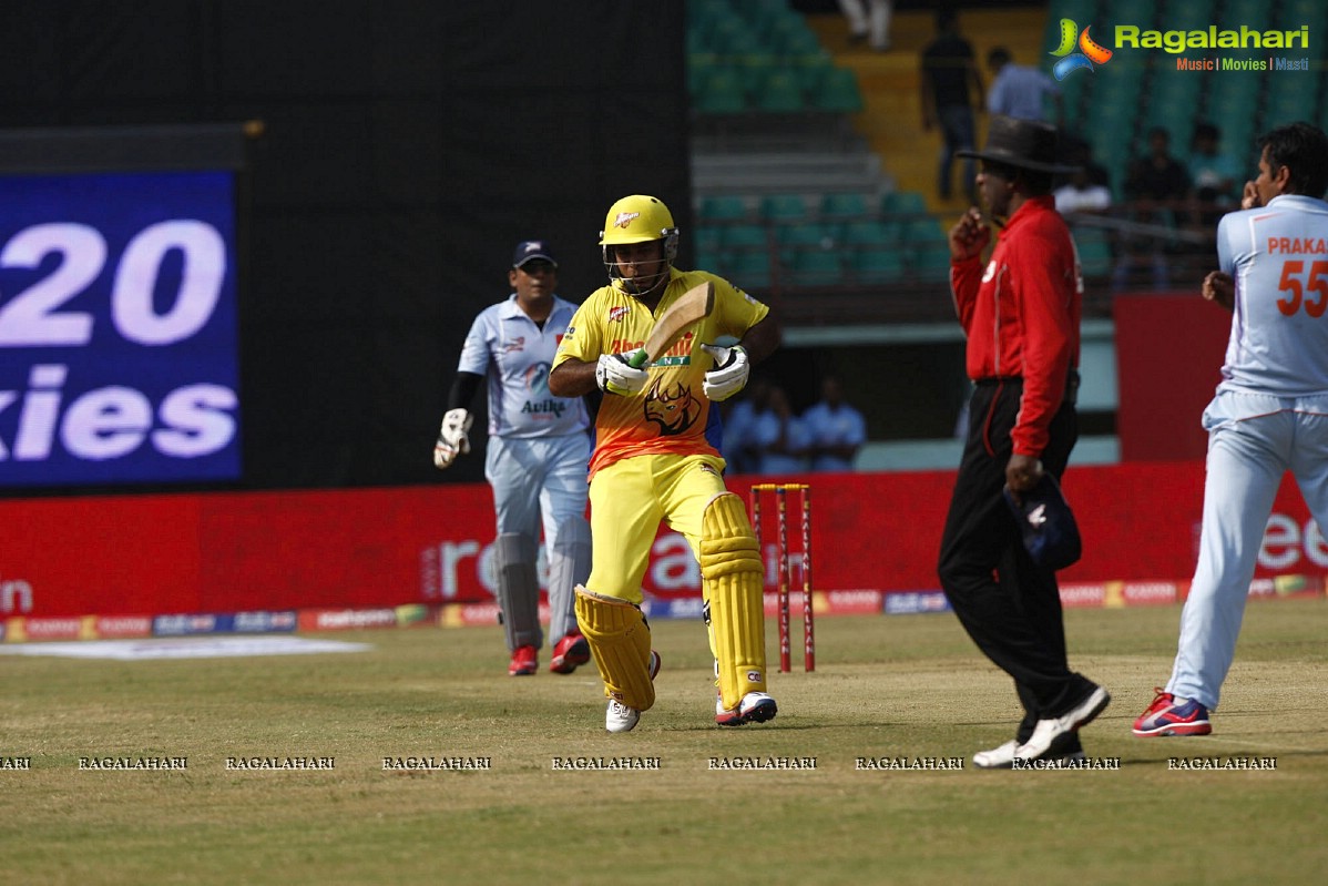 CCL 3 : Chennai Rhinos Vs Bhojpuri Dabangs Match (Set 1)