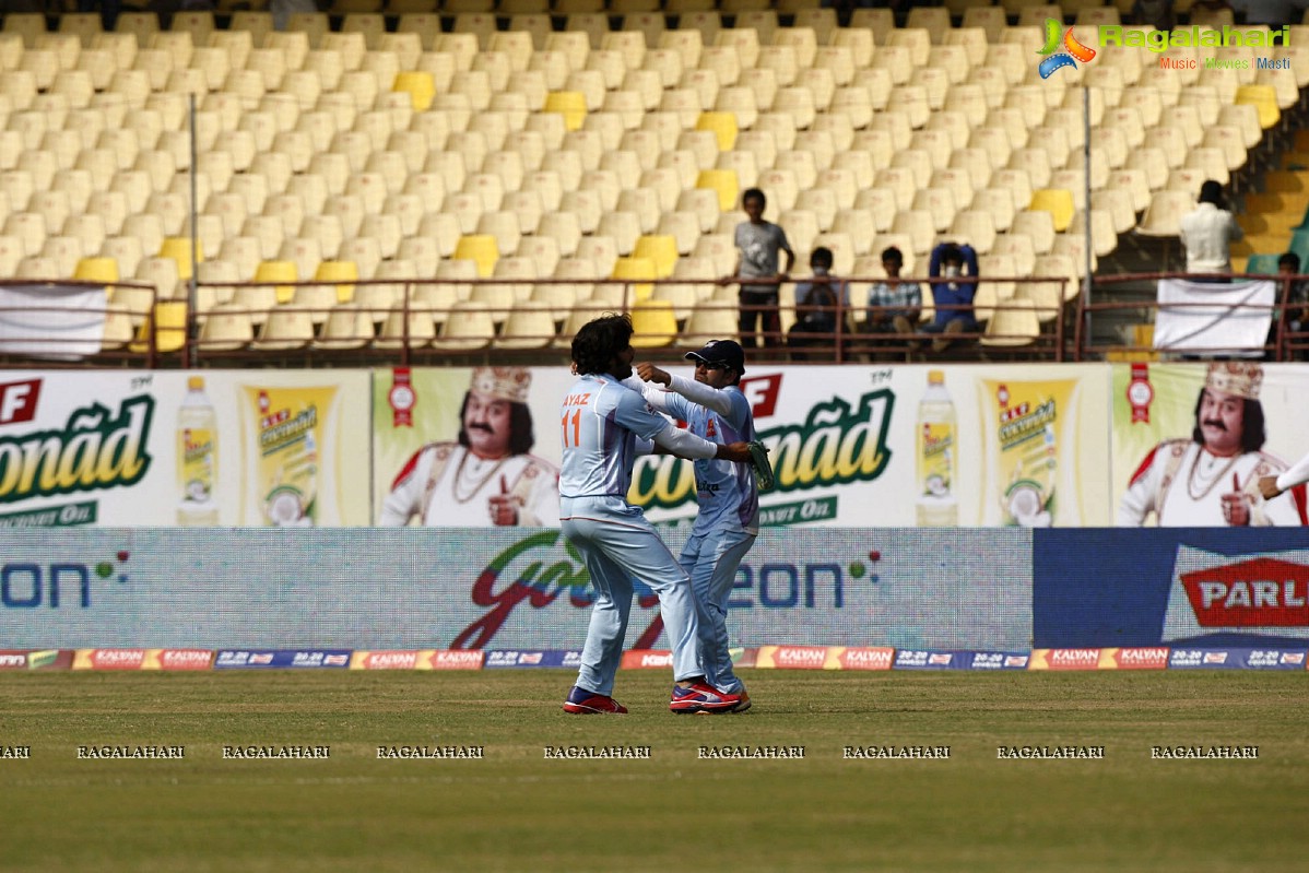 CCL 3 : Chennai Rhinos Vs Bhojpuri Dabangs Match (Set 1)