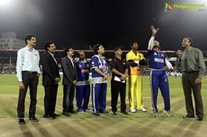 CCL 2013: Chennai Rhinos Vs Karnataka Bulldozers