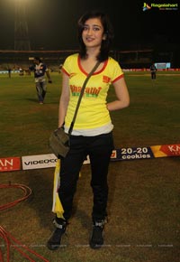 CCL 2013: Chennai Rhinos Vs Karnataka Bulldozers