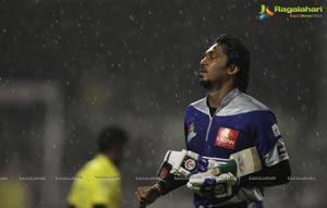 CCL 2013: Chennai Rhinos Vs Karnataka Bulldozers