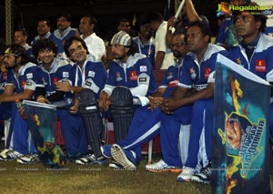 CCL 2013: Chennai Rhinos Vs Karnataka Bulldozers