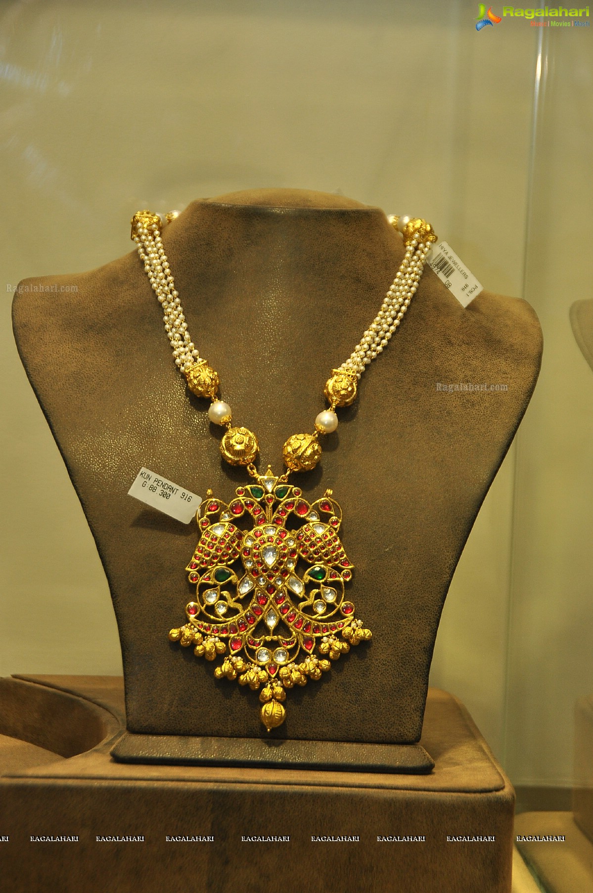 Saloni Aswani launches Hiya Wedding Jewellery Exhibition, Hyderabad