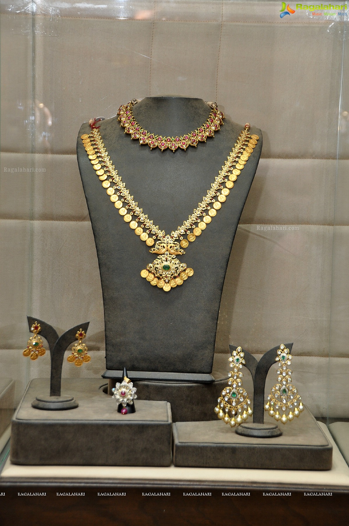 Saloni Aswani launches Hiya Wedding Jewellery Exhibition, Hyderabad