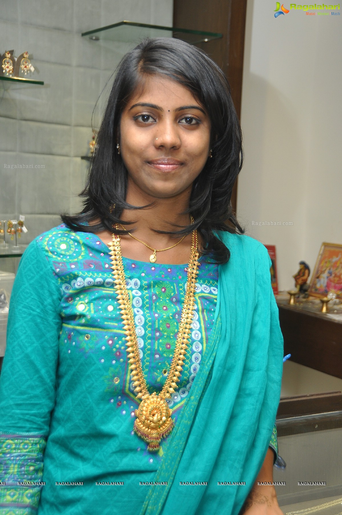 Saloni Aswani launches Hiya Wedding Jewellery Exhibition, Hyderabad