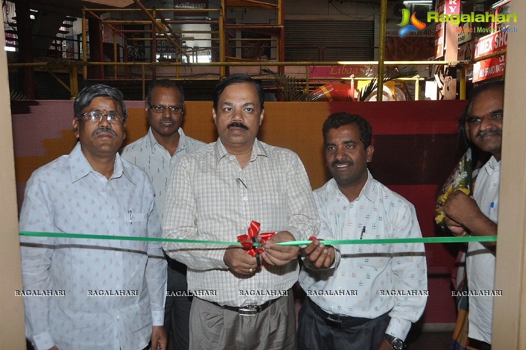 Pochampally IKAT Mela 2013 at Amrutha Mall, Somajiguda, Hyderabad