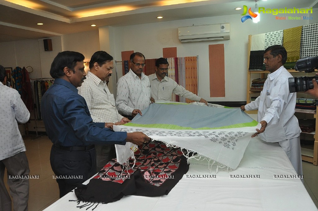 Pochampally IKAT Mela 2013 at Amrutha Mall, Somajiguda, Hyderabad