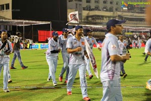 CCL 2013: Chennai Rhinos Vs Karnataka Bulldozers