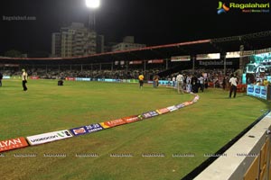 CCL 2013: Chennai Rhinos Vs Karnataka Bulldozers