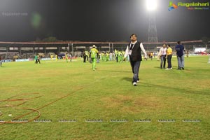 CCL 2013: Chennai Rhinos Vs Karnataka Bulldozers