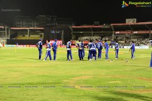 CCL 2013: Chennai Rhinos Vs Karnataka Bulldozers