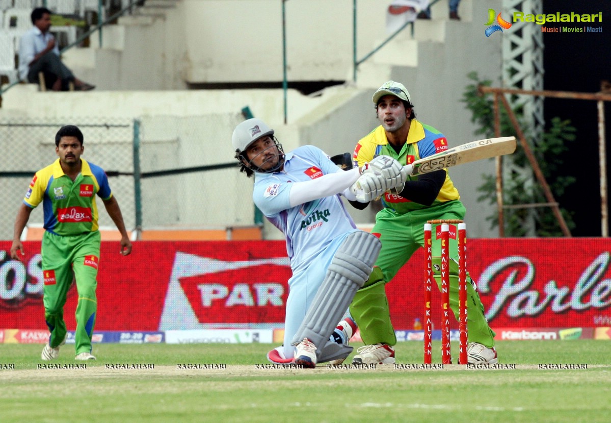 CCL 3: Kerala Strikers Vs Bhojpuri Dabanggs Match (Set 1)