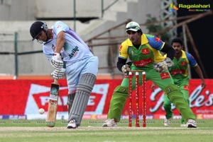 CCL 2013: Kerala Strikers Vs Bhojpuri Dabanggs