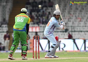 CCL 2013: Kerala Strikers Vs Bhojpuri Dabanggs